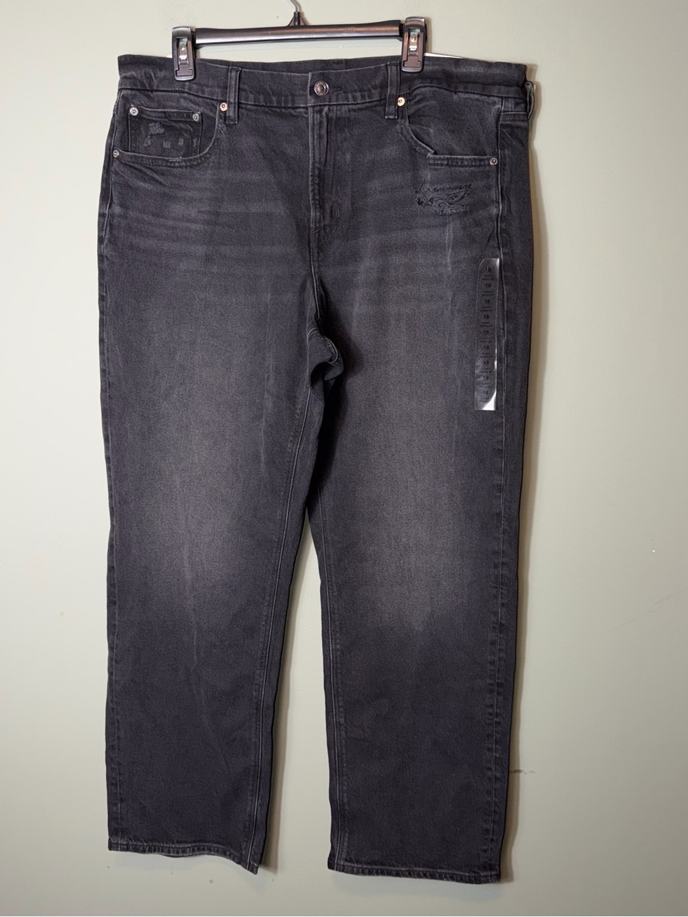 American Eagle Outfitters Straight Leg Jeans in Washed Black